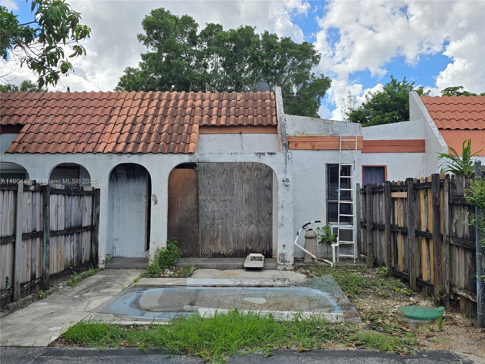 2211 NW 55th Ter, Lauderhill FL 33313
