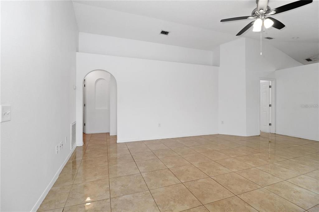 10437 OPUS DRIVE, RIVERVIEW, FL — photo 4 of 26