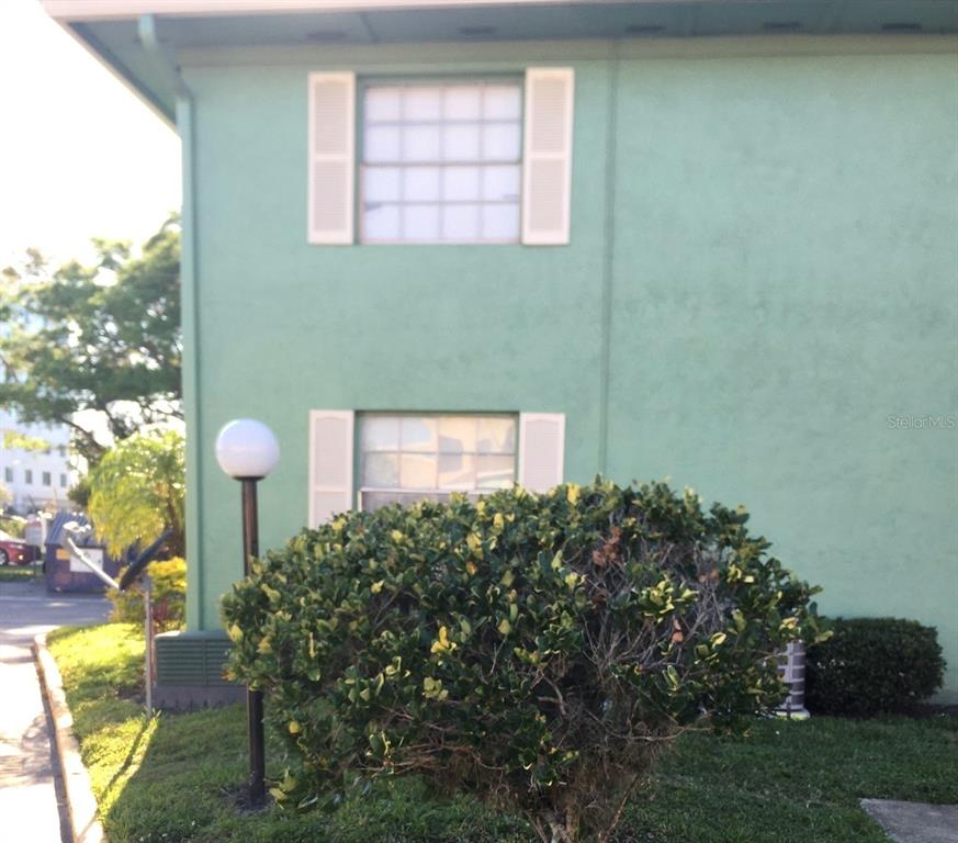 1637 W OAK RIDGE RD UNIT B
