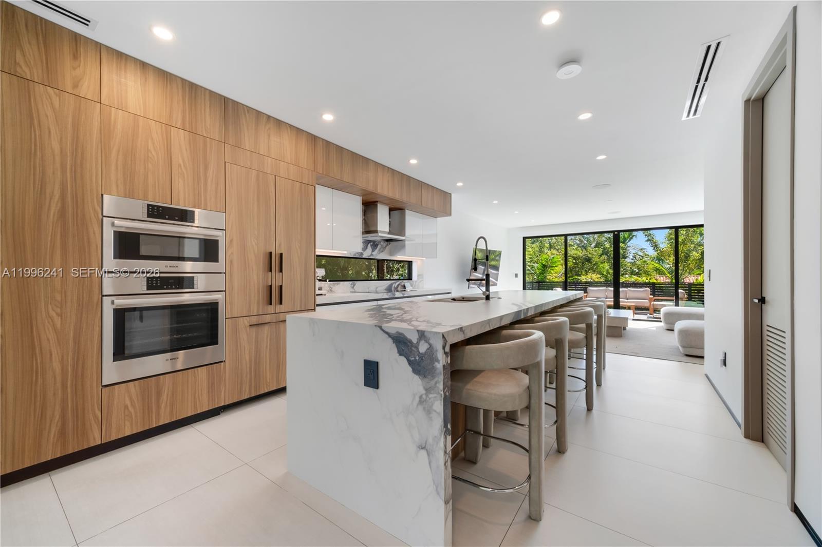 420 SW 15th Rd # 420, Miami FL 33129