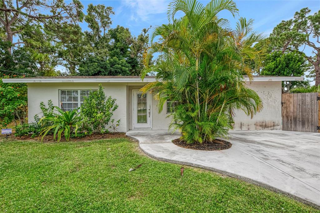 2136 BRUECKNER DRIVE, SARASOTA, FL — photo 4 of 30