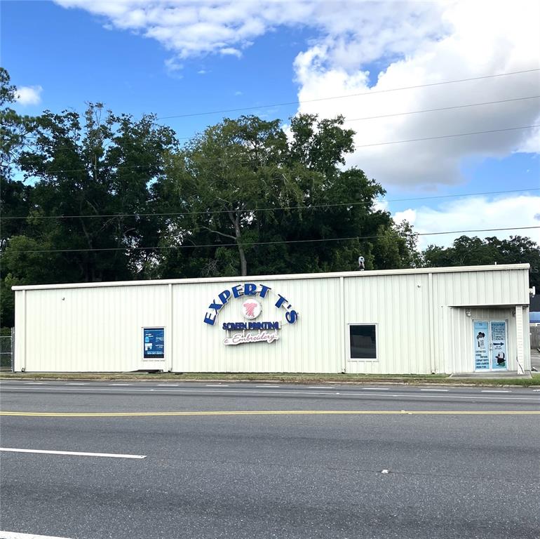 711 CASSAT AVENUE