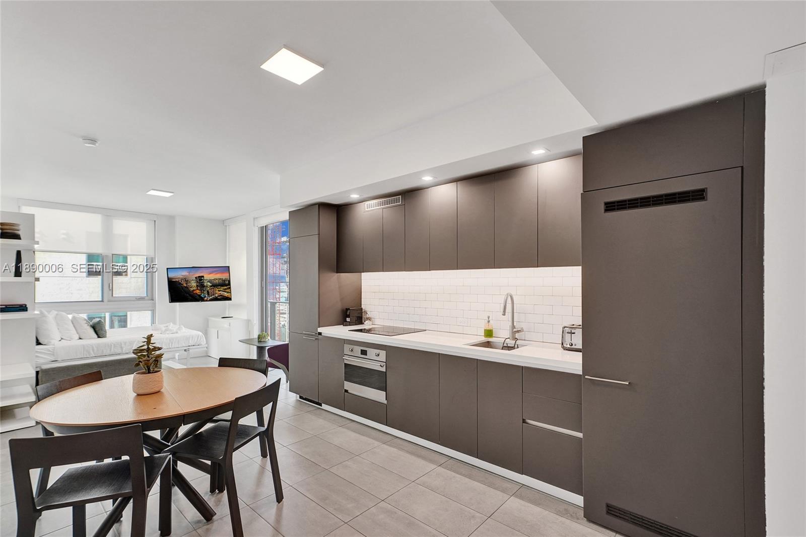 227 NE 2nd St # 1709, Miami FL 33132