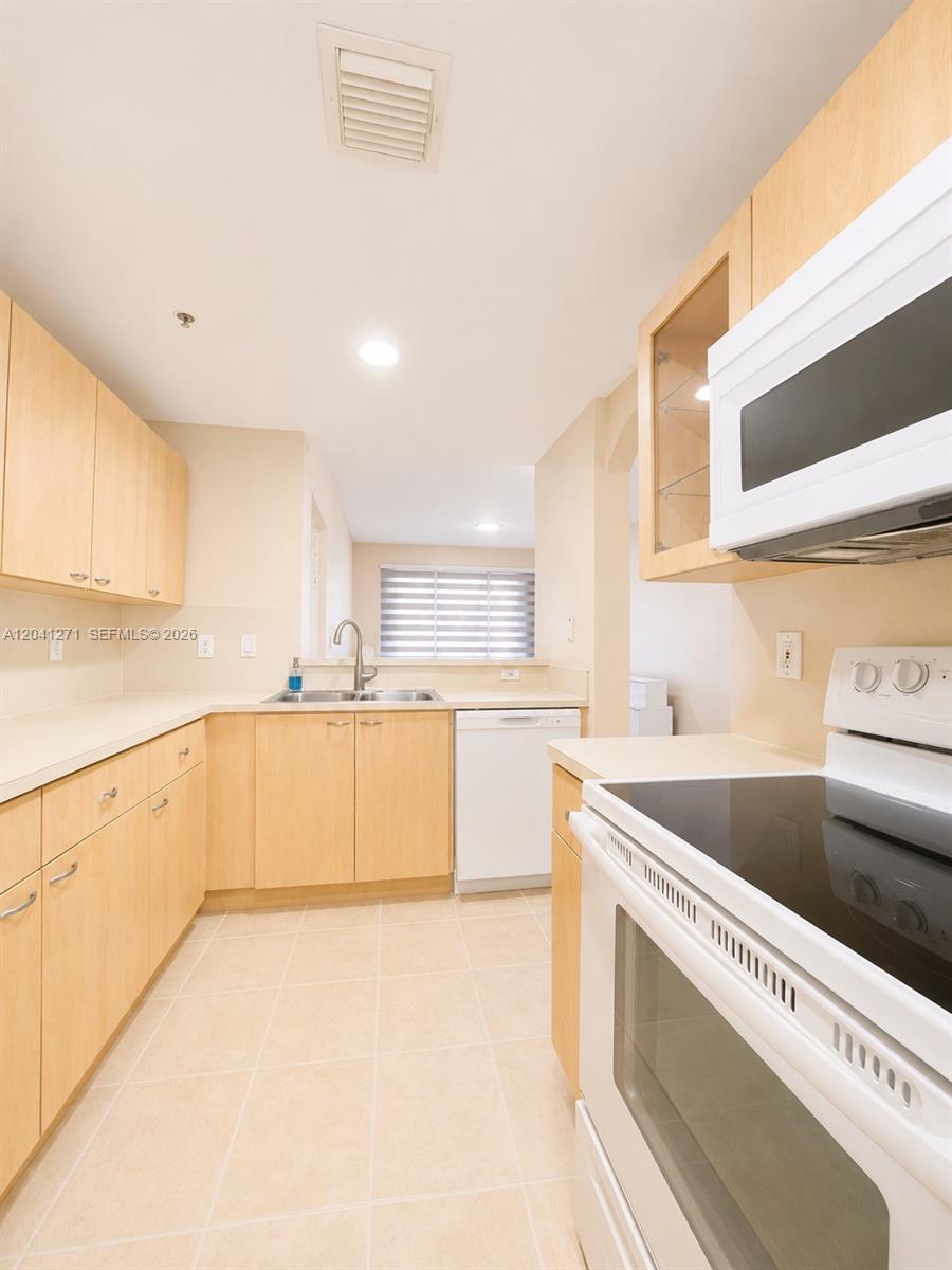 6670 NW 114th Ave # 603, Doral FL 33178