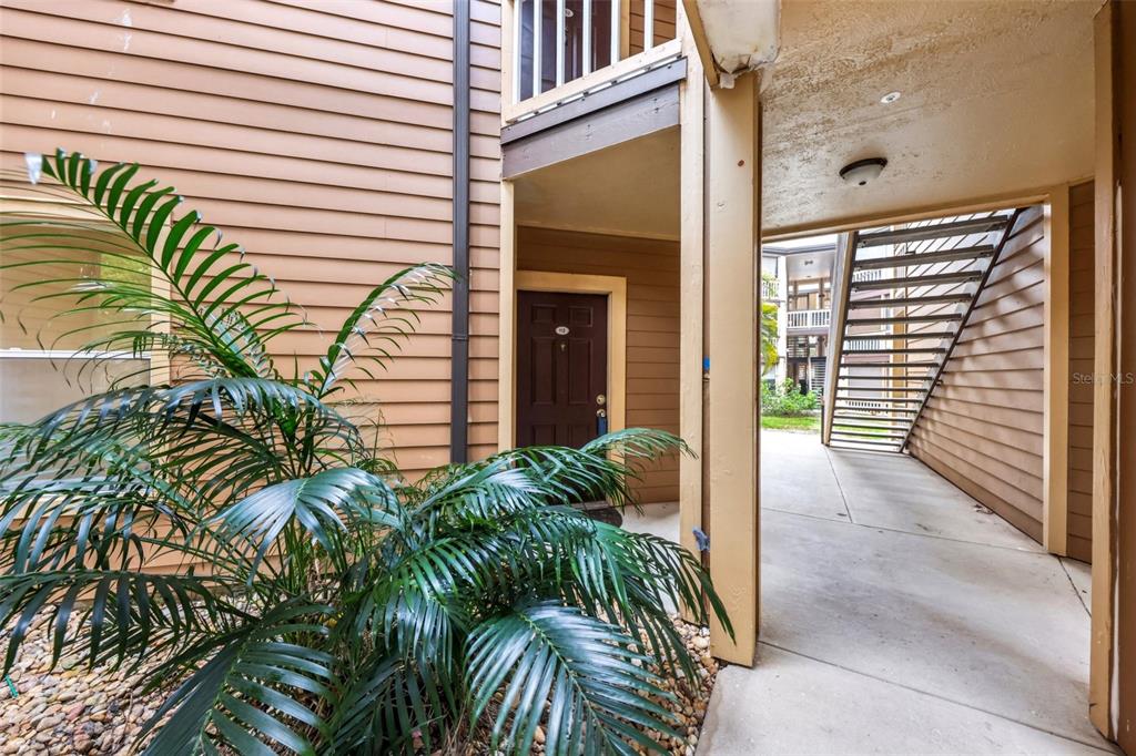490 N PIN OAK PLACE UNIT 112