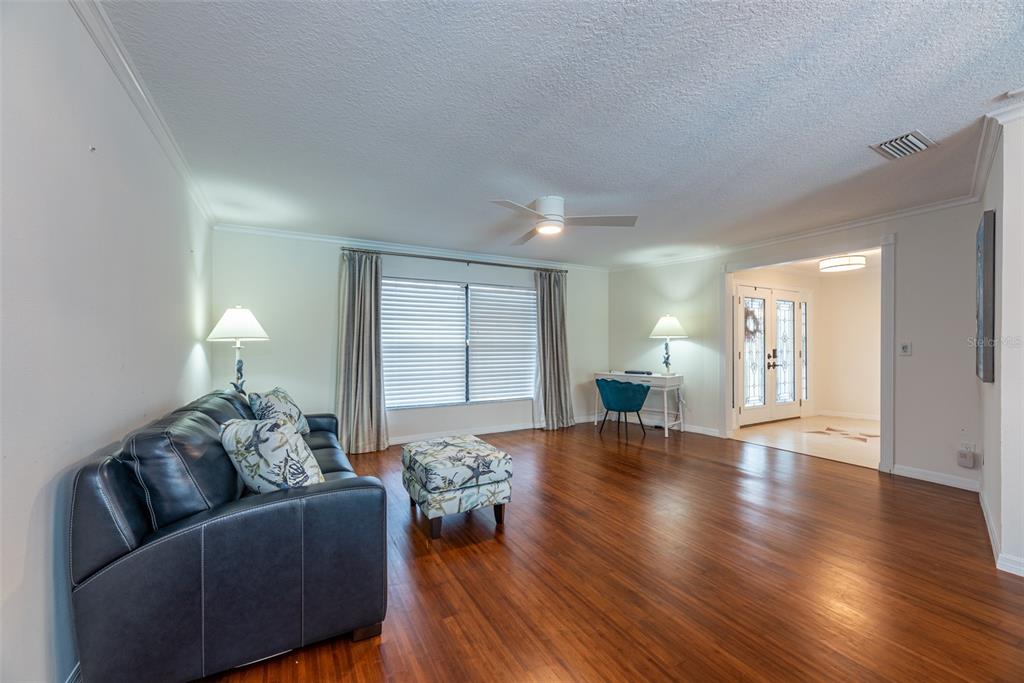 910 CHIPAWAY DRIVE, APOLLO BEACH, FL — photo 5 of 30
