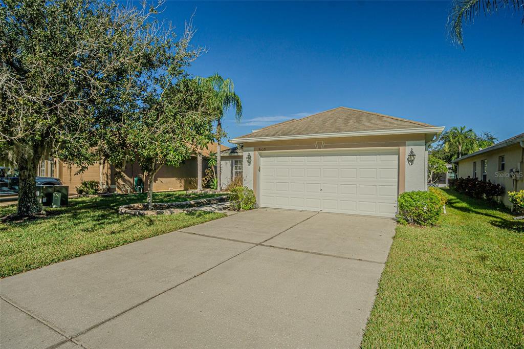 9608 ROLLING CIRCLE, SAN ANTONIO, FL — photo 2 of 26