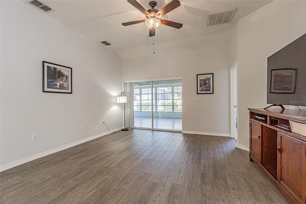 9608 ROLLING CIRCLE, SAN ANTONIO, FL — photo 5 of 26