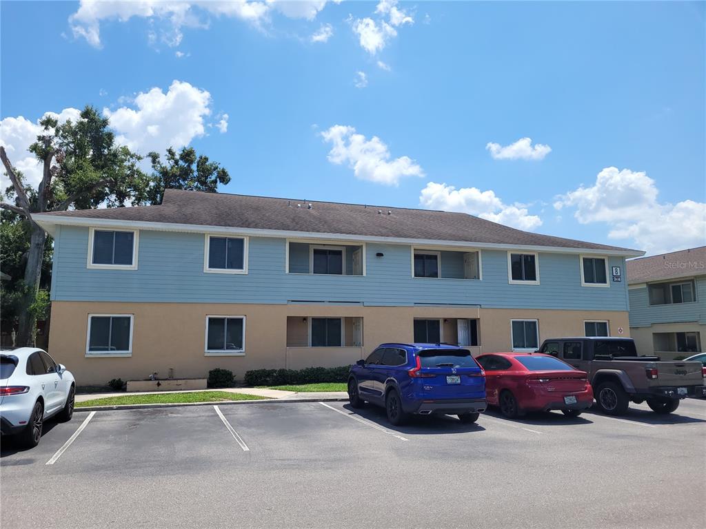 534 GOLDEN RAINTREE PLACE UNIT 8