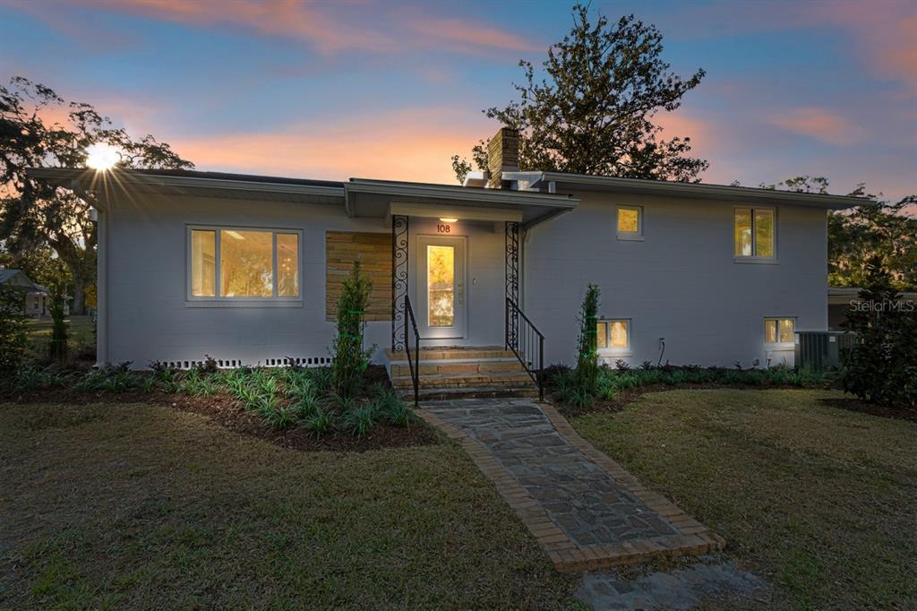 108 NW 2ND STREET, WILLISTON, FL — photo 4 of 30