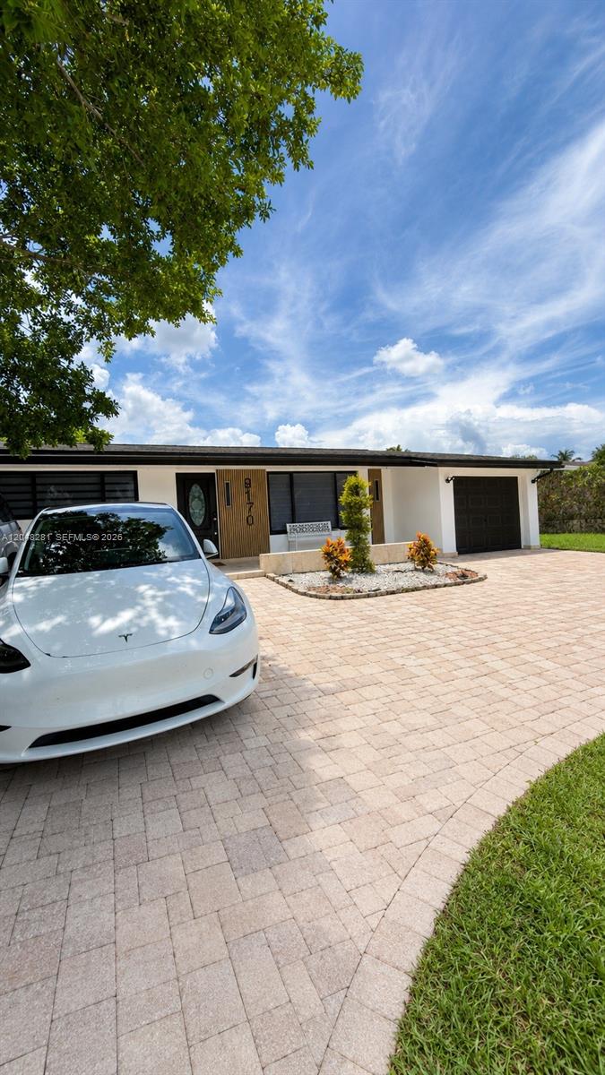 9170 NW 24th Pl, Sunrise FL 33322