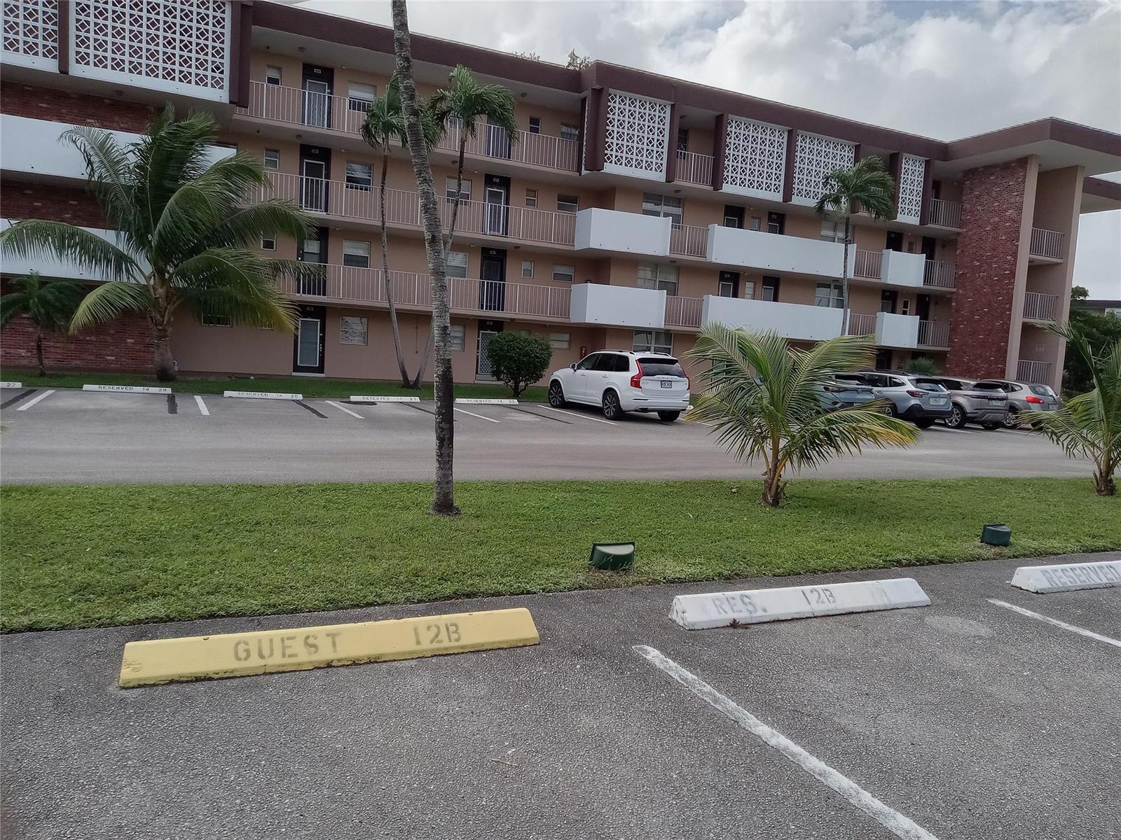 LAUDERDALE LAKES, FL — photo 2 of 30