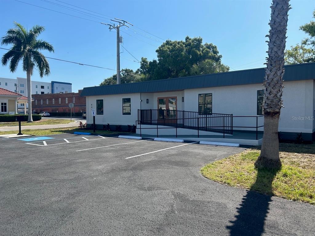 801 9TH STREET W