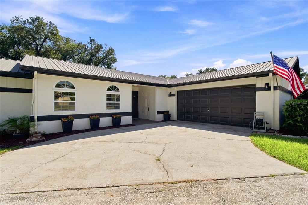 7233 WOODBROOK DRIVE, TAMPA, FL — photo 3 of 30