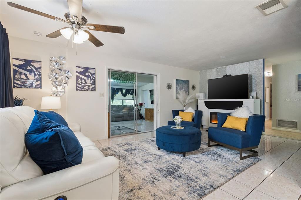 1912 SAXON BOULEVARD, DELTONA, FL — photo 4 of 23