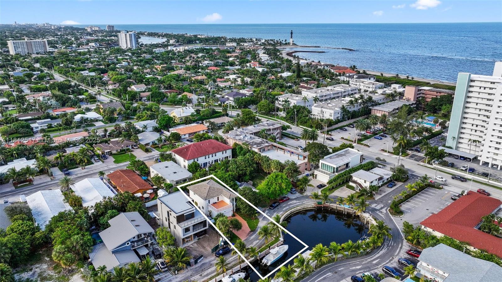 3229 Canal Dr, Pompano Beach FL 33062