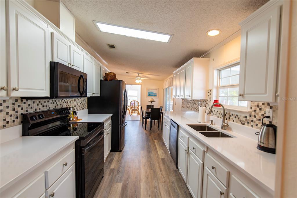 15 ROTTERDAM DRIVE, PUNTA GORDA, FL — photo 4 of 28