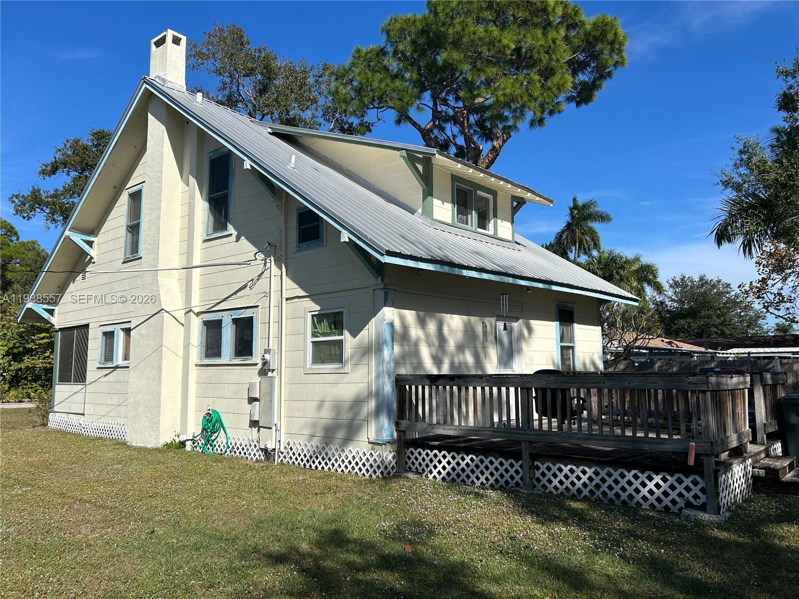 2817 8TH AVE W, Bradenton FL 34205