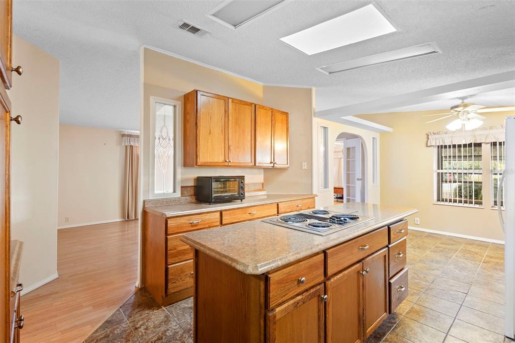 11910 SALINA WAY UNIT 11910, LEESBURG, FL — photo 4 of 10