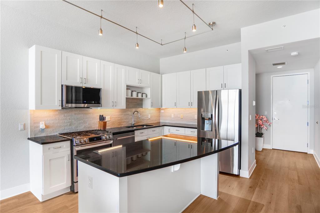 150 E ROBINSON STREET UNIT 26B, ORLANDO, FL — photo 4 of 21