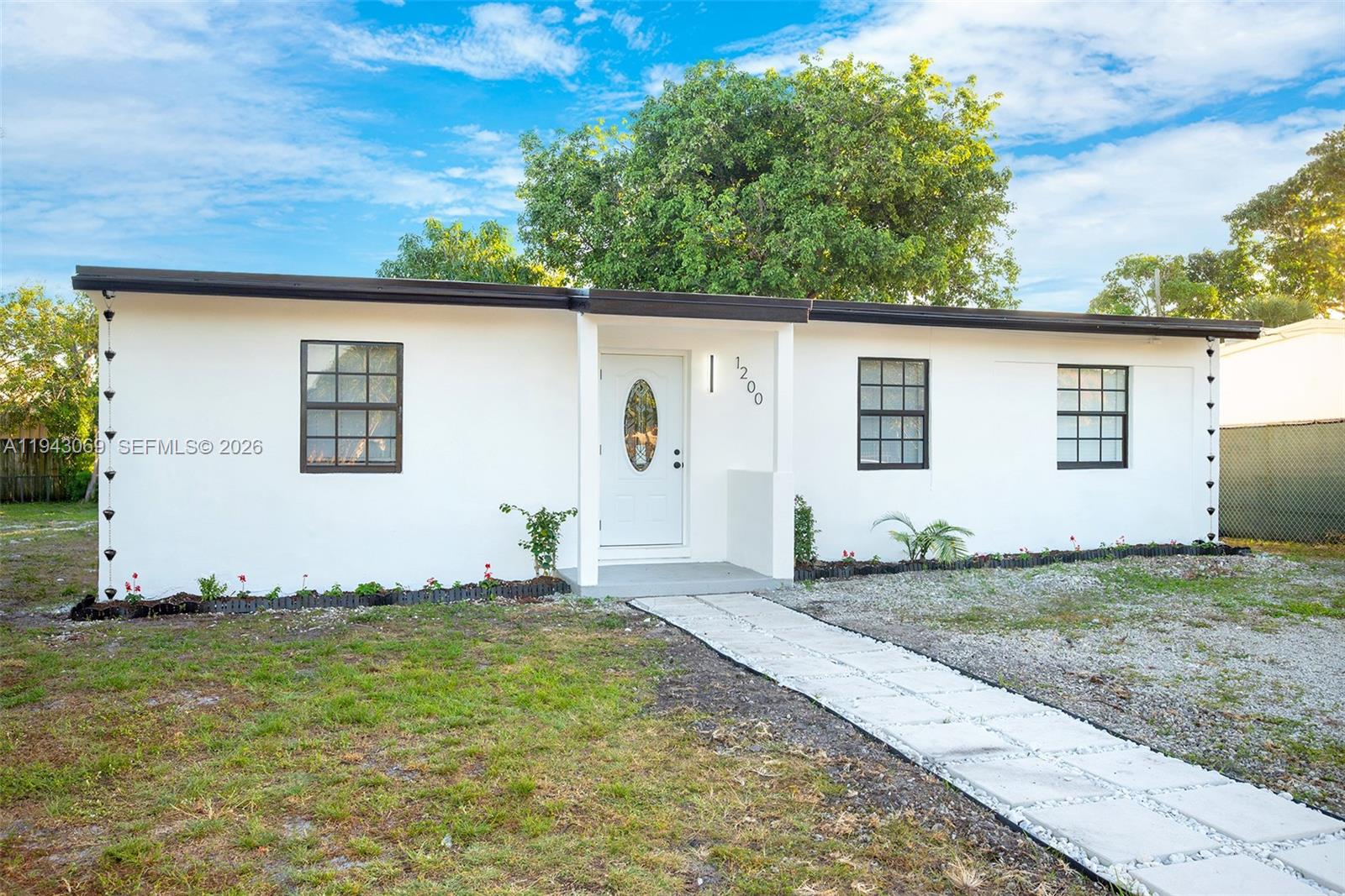 1200 NW 11th Ct, Fort Lauderdale FL 33311