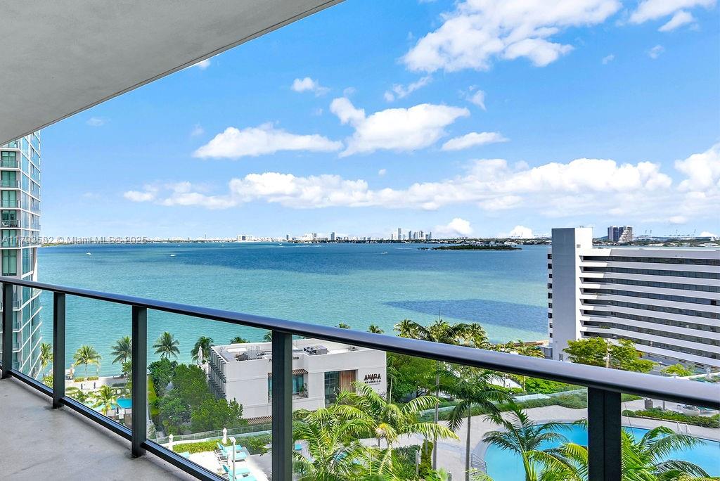 650 NE 32nd St # 1004, Miami FL 33137
