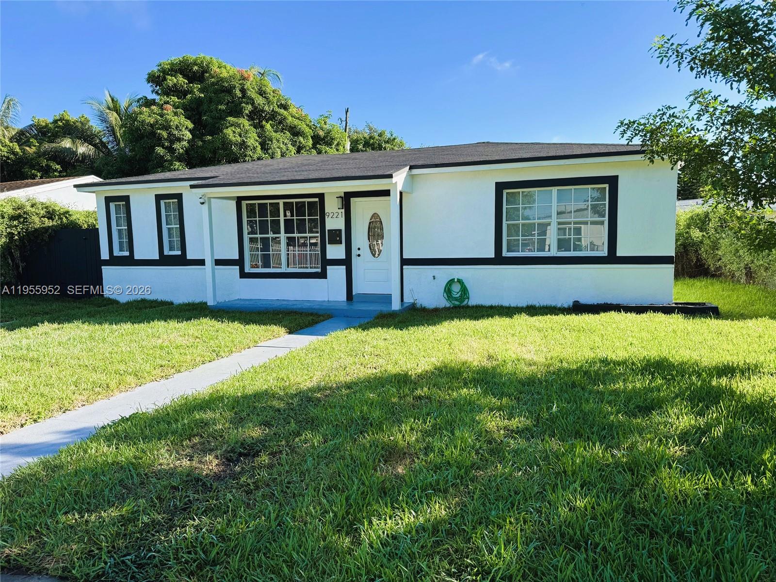 9221 Broad Manor Rd, Miami FL 33147