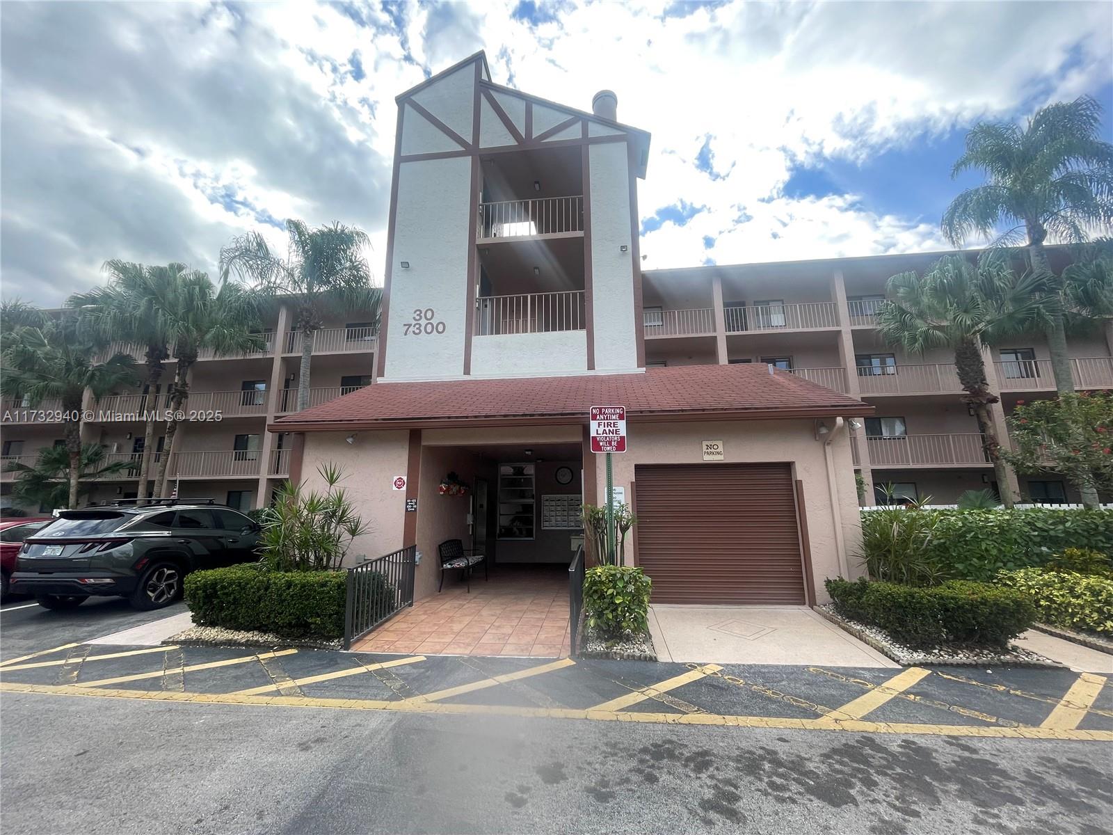 7300 Amberly Ln # 403, Delray Beach FL 33446