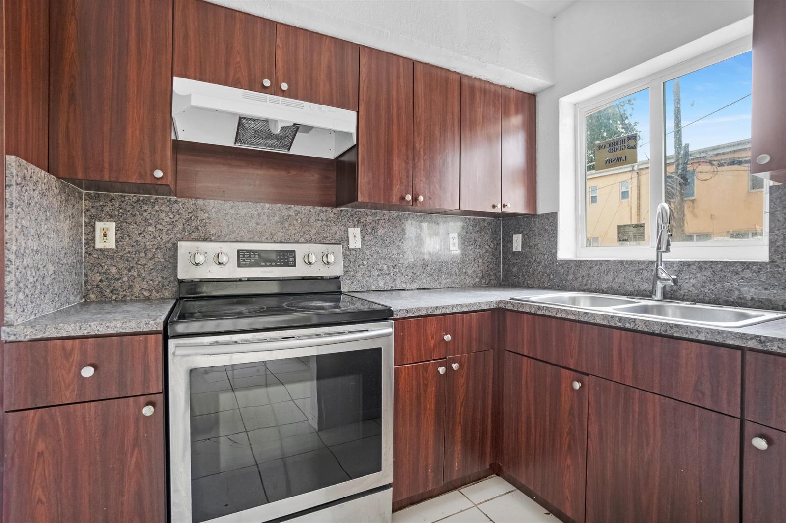306 NW 84th Terrace # 306, Miami FL 33150
