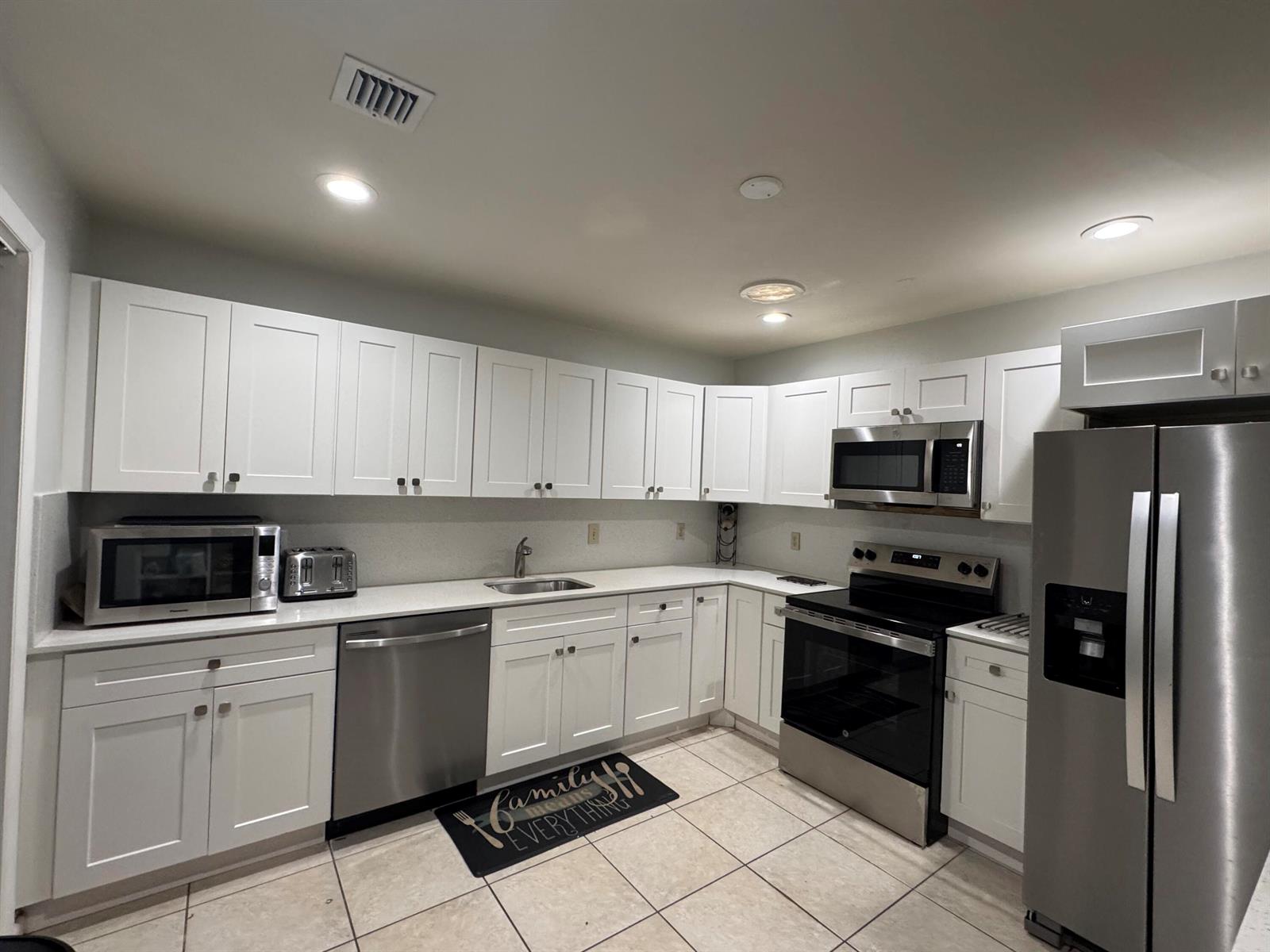 8016 AMBACH Way # 18D, Hypoluxo FL 33462