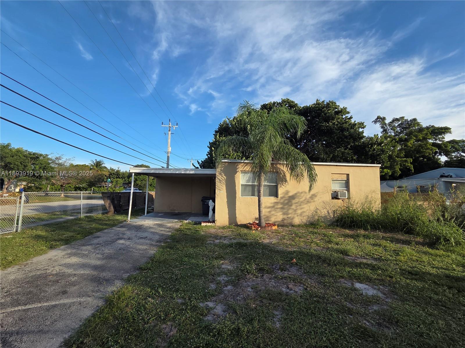 2135 Plunkett Ct, Hollywood FL 33020