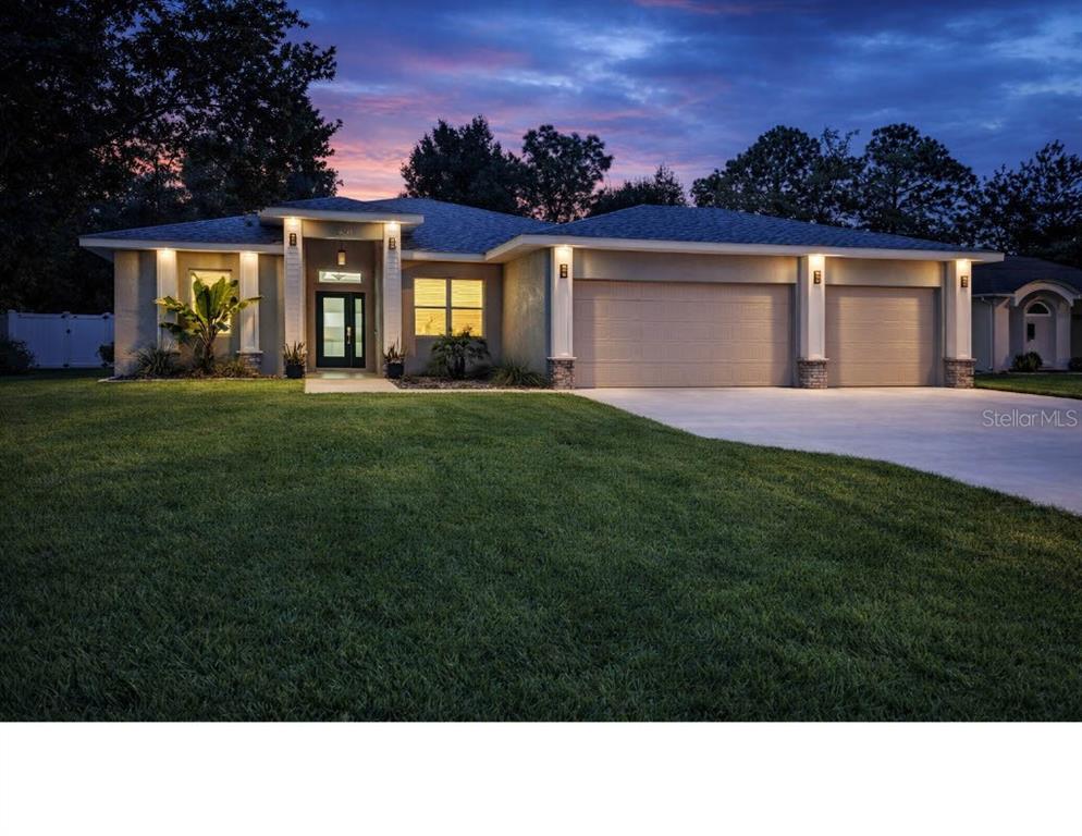 8 HIBISCUS COURT