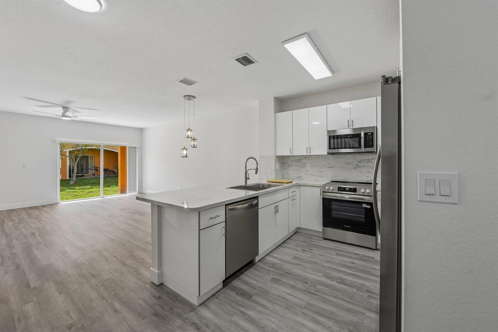 560 St Tropez Lane, Margate FL 33068