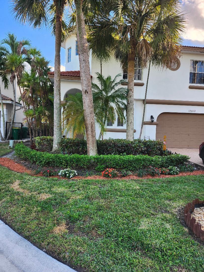 12410 SW 1st Street, Plantation FL 33325