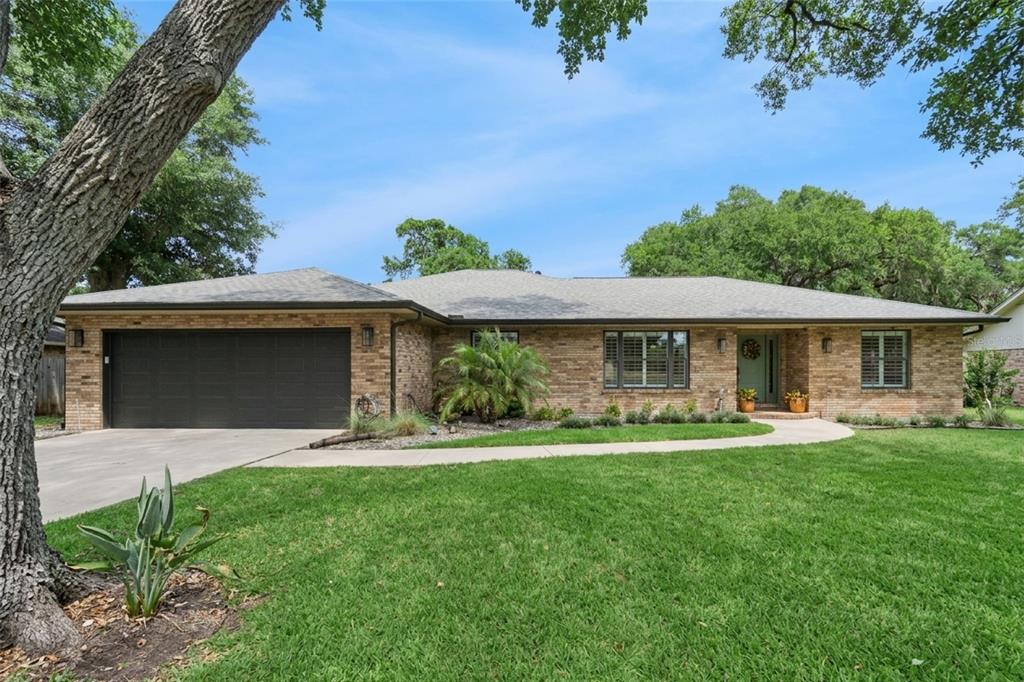 1813 ADMIRAL COURT