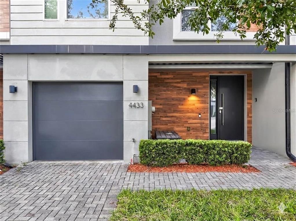 4433 LE REVE COURT