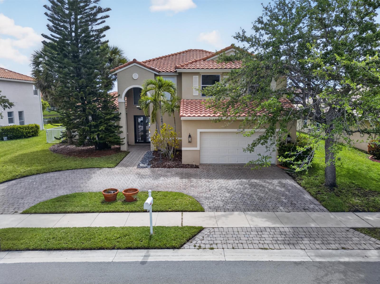 791 SW 191st Avenue, Pembroke Pines FL 33029