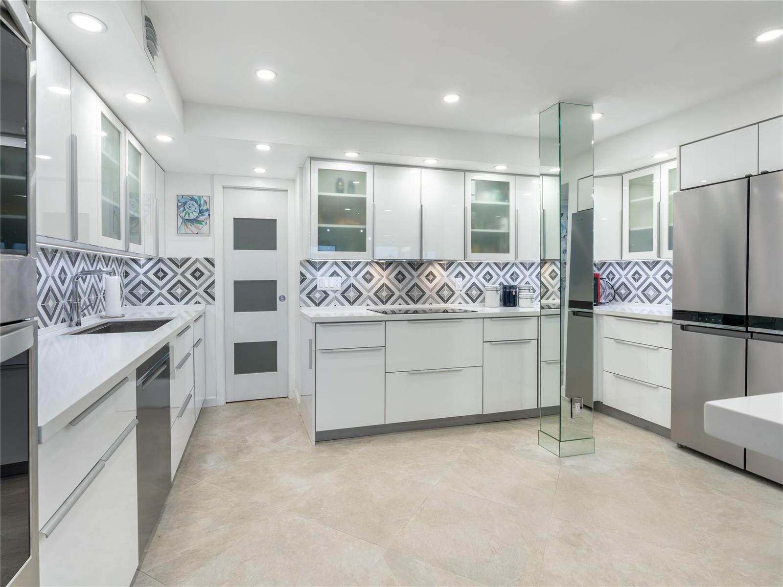 2850 N Palm Aire Drive # 601, Pompano Beach FL 33069