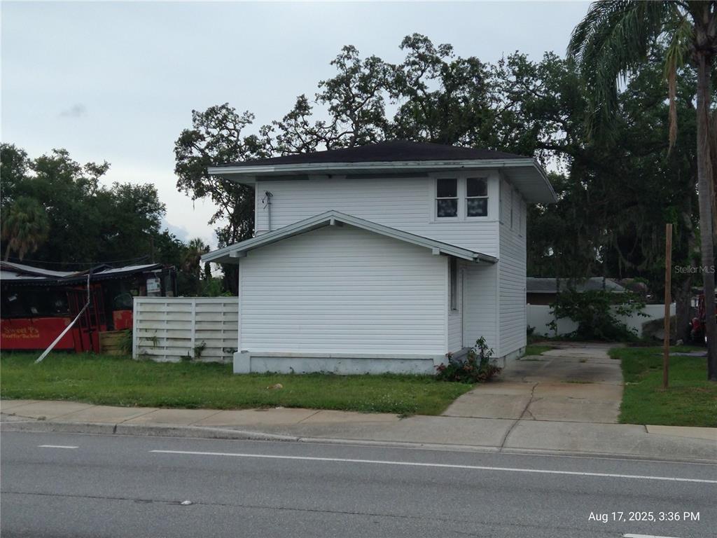 909 and 911 WEST HILLSBOROUGH AVENUE