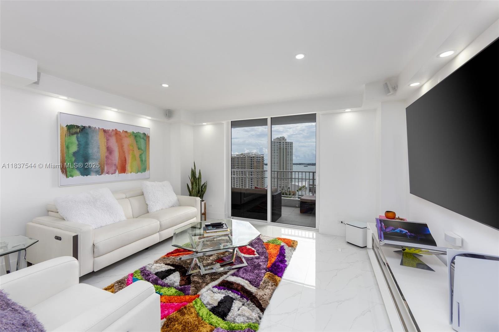 701 Brickell Key Blvd # 2011, Miami FL 33131