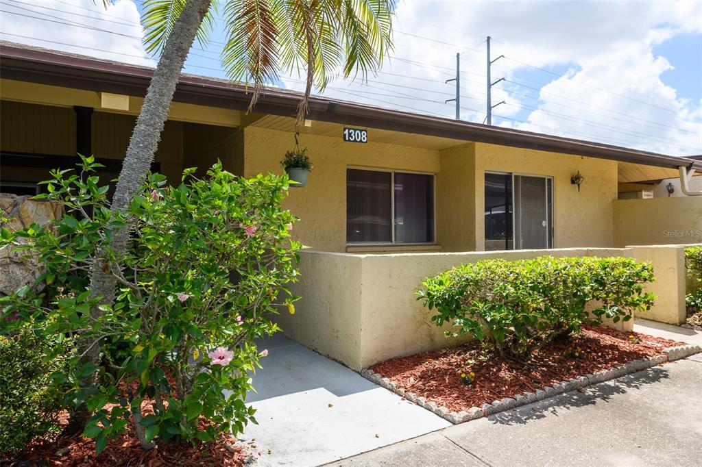 1308 13TH CIRCLE SE, LARGO, FL — photo 2 of 30