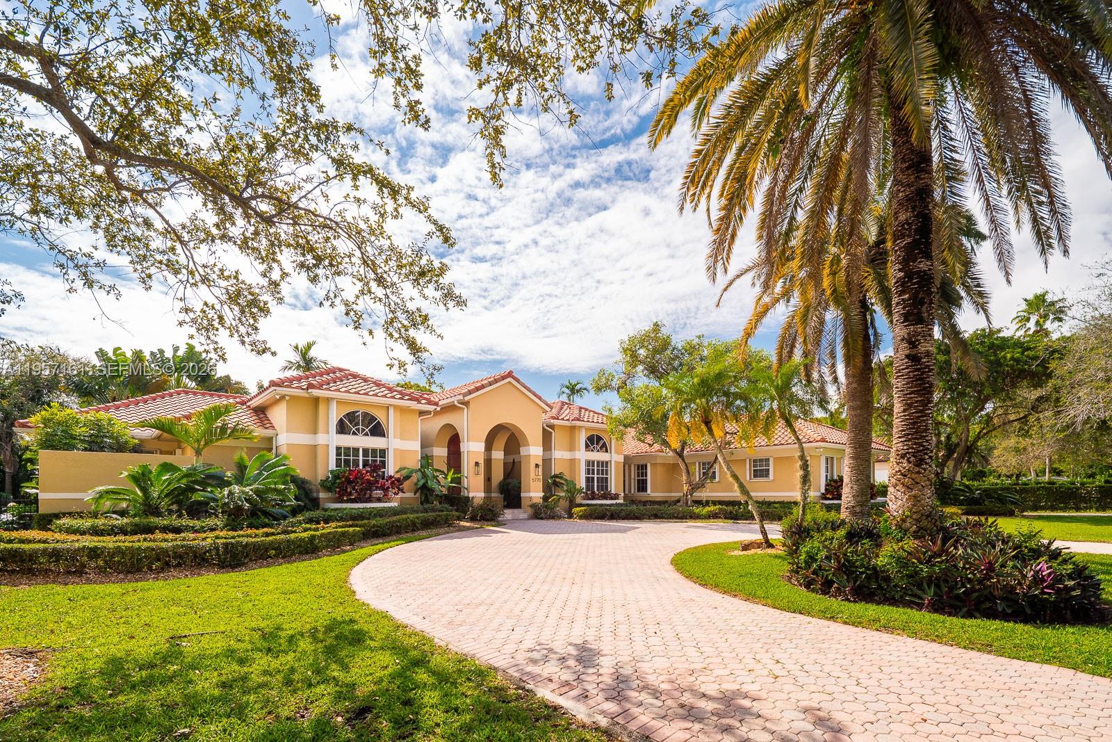 5770 SW 128th St, Pinecrest FL 33156