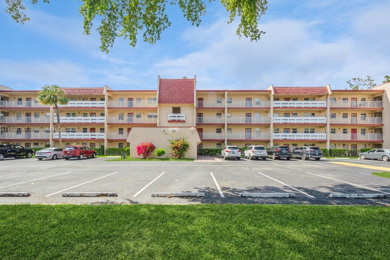 1045 Country Club Dr # 304, Margate FL 33063