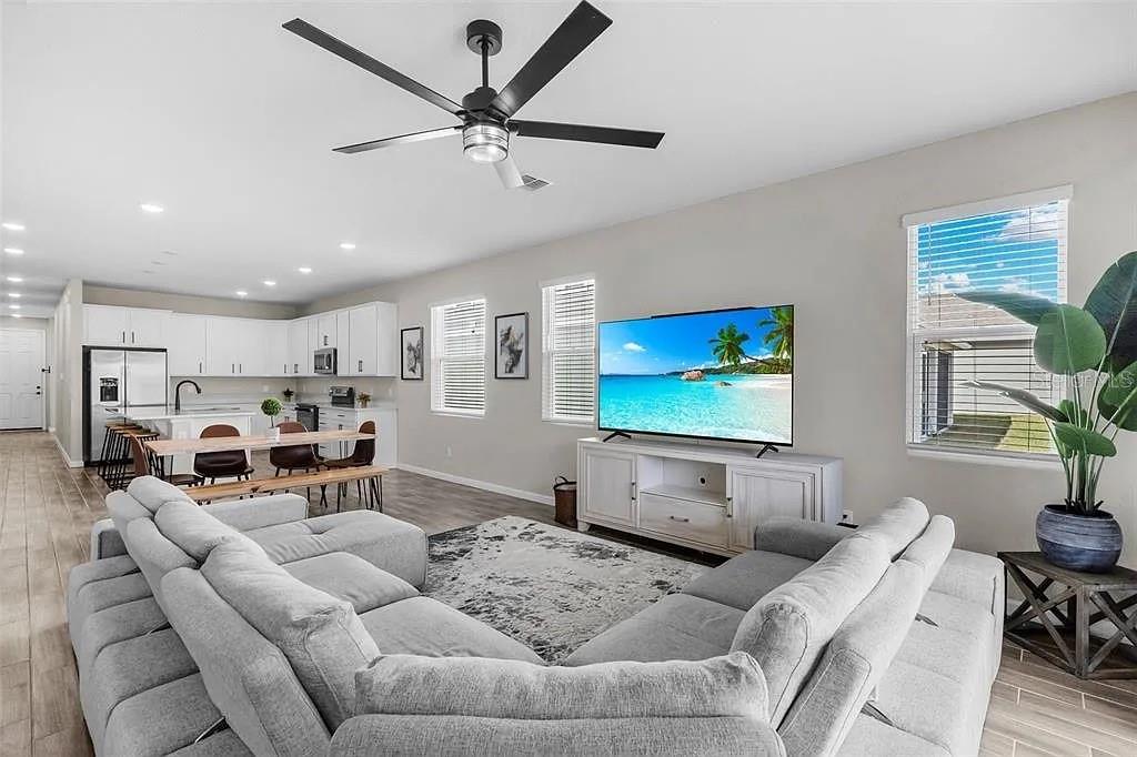 10157 SPRING LAKE DRIVE, CLERMONT, FL — photo 2 of 22