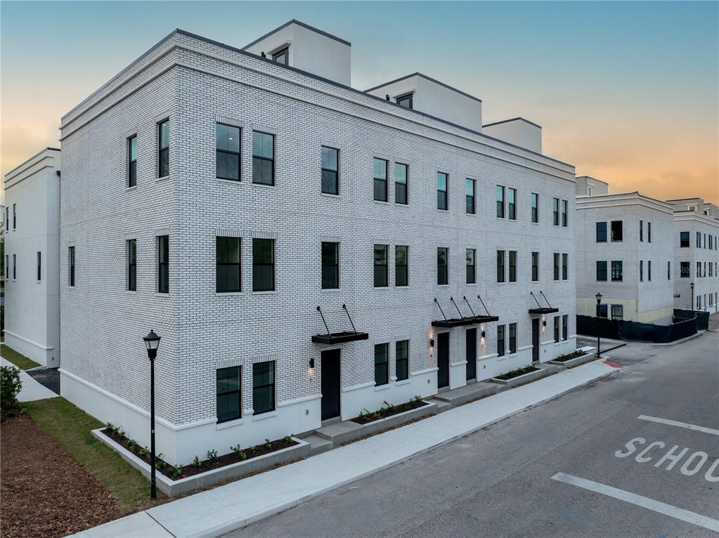 1218 E KAY STREET UNIT 17
