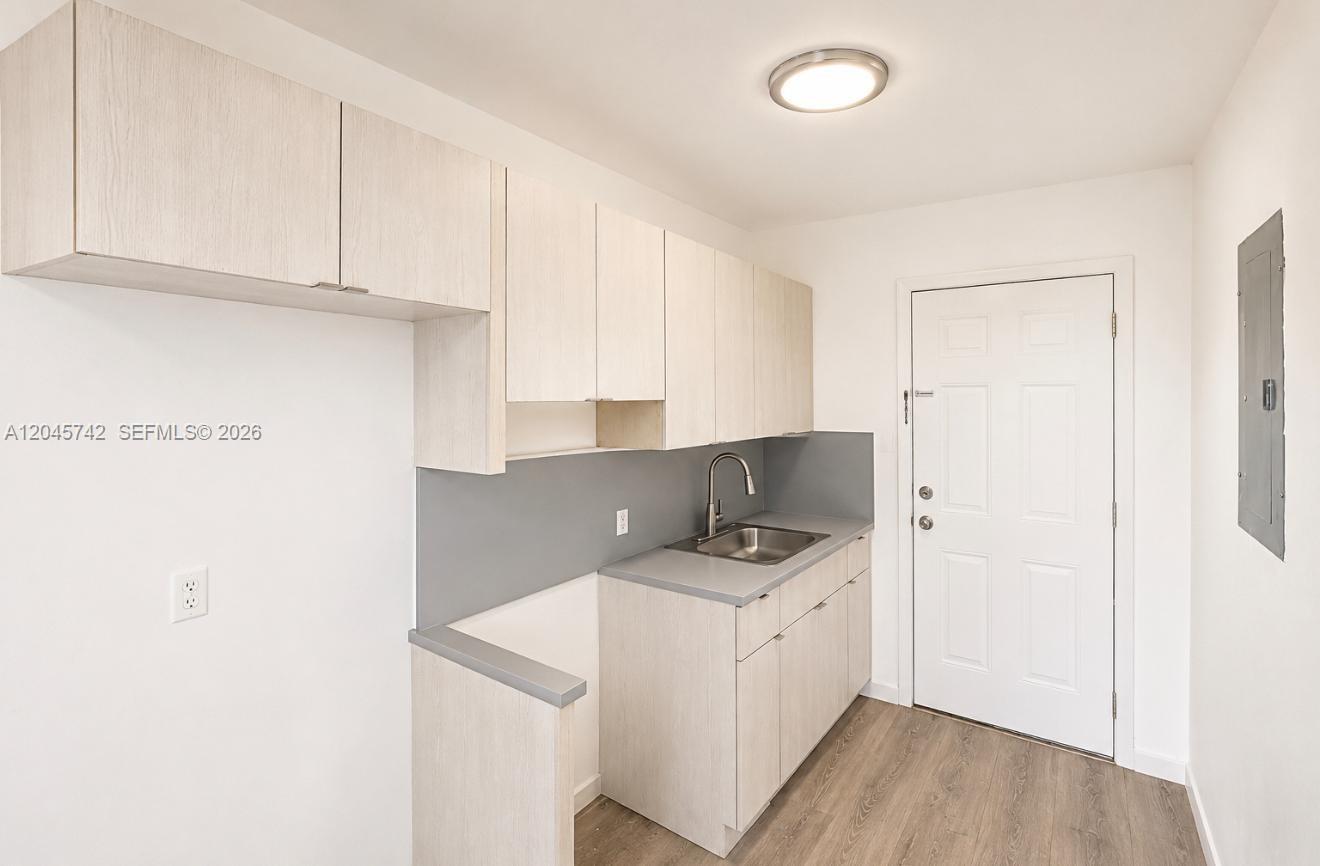 7600 Dickens Ave # 2, Miami Beach FL 33141