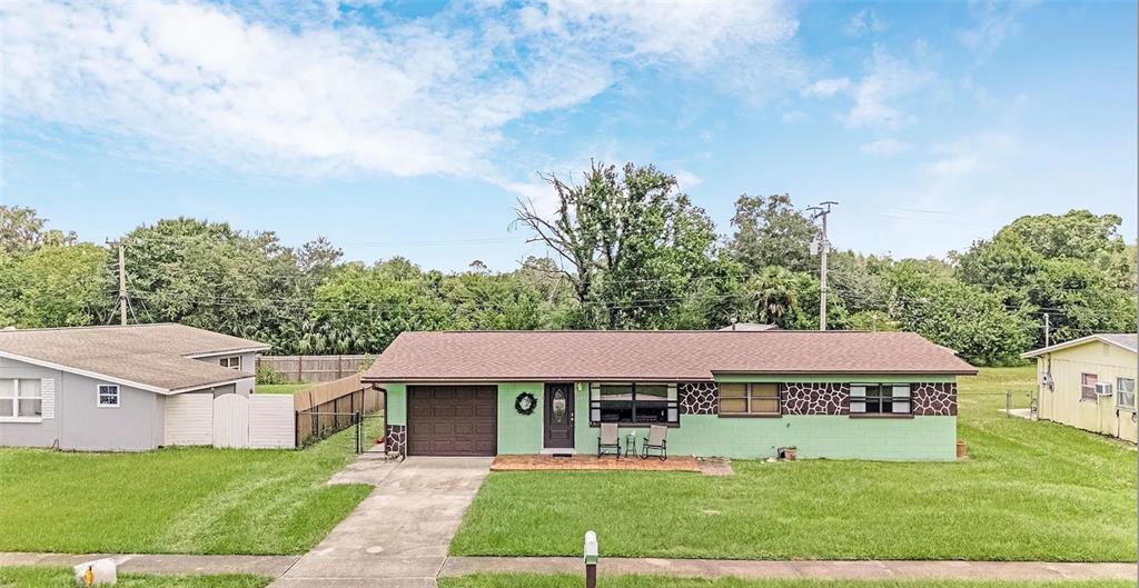 1212 CRESCENT DRIVE