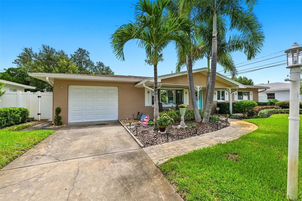8919 109TH LANE, SEMINOLE, FL — photo 3 of 30