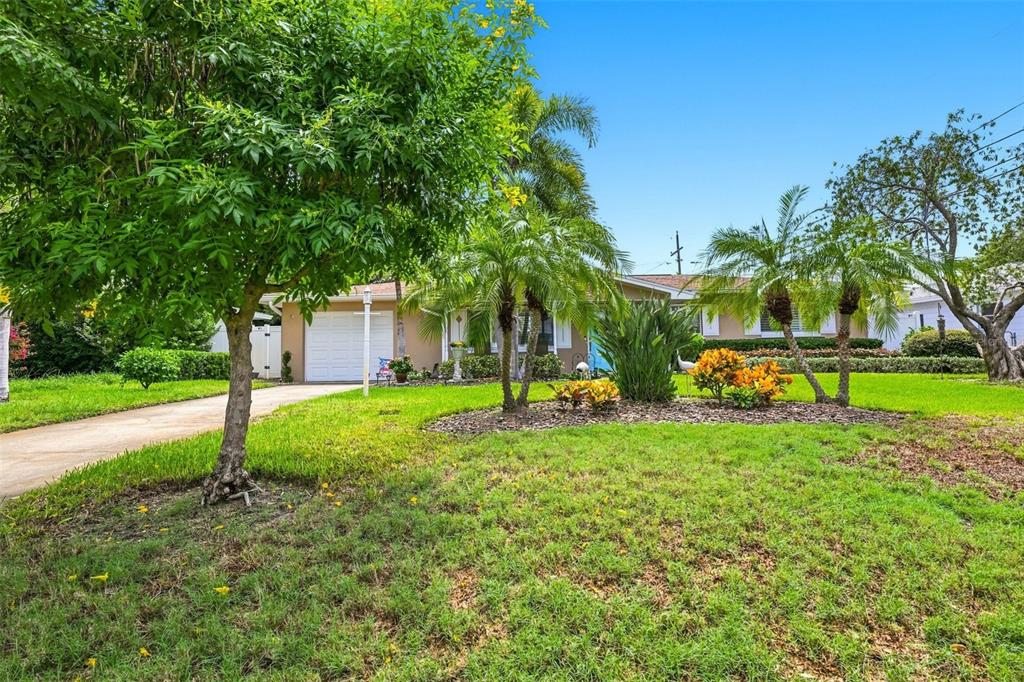 8919 109TH LANE, SEMINOLE, FL — photo 4 of 30