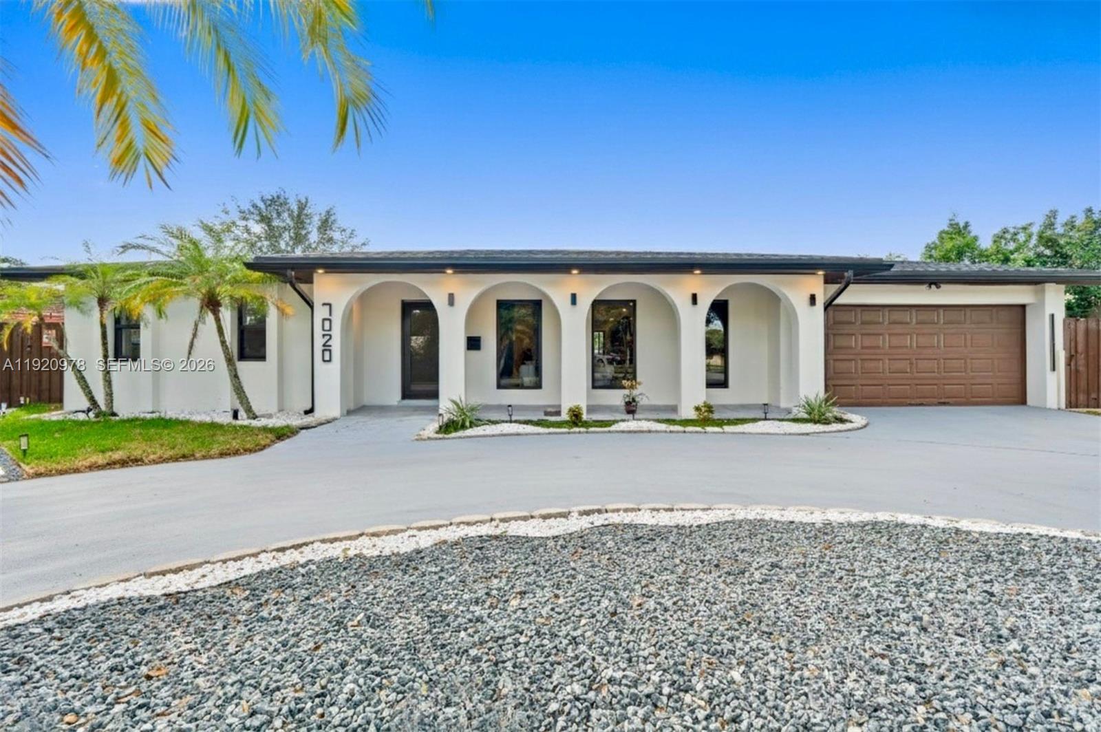 7020 Plantation Rd, Plantation FL 33317